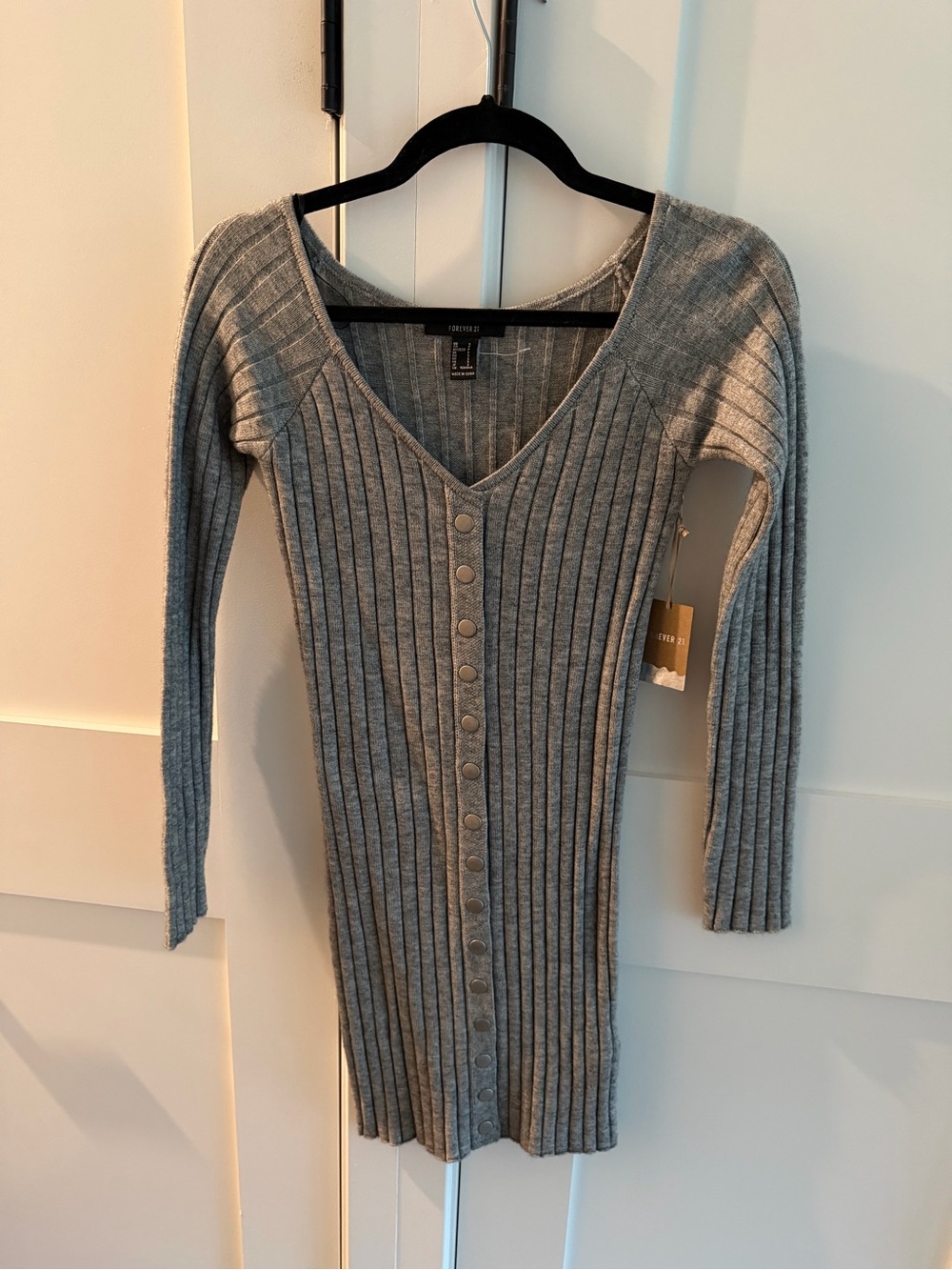 Forever 21 Grey Ribbed V-Neck Button-Front Long Sleeve Dress